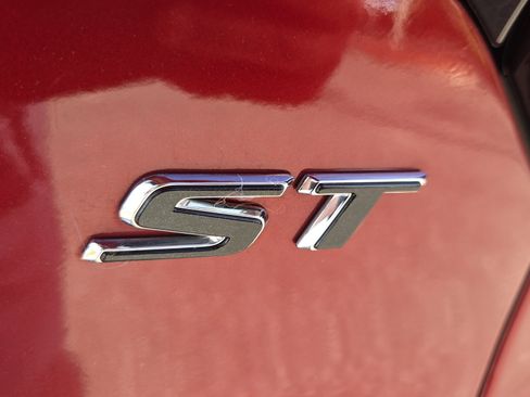 Used 2023 Buick Encore GX Select w/ Sport Touring Package image 32