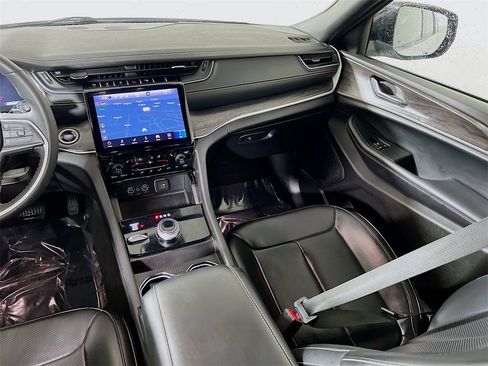 Used 2024 Jeep Grand Cherokee L Limited w/ Luxury Tech Group II image 21