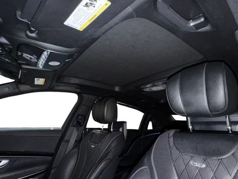 Used 2016 Mercedes-Benz Maybach S 600 image 9