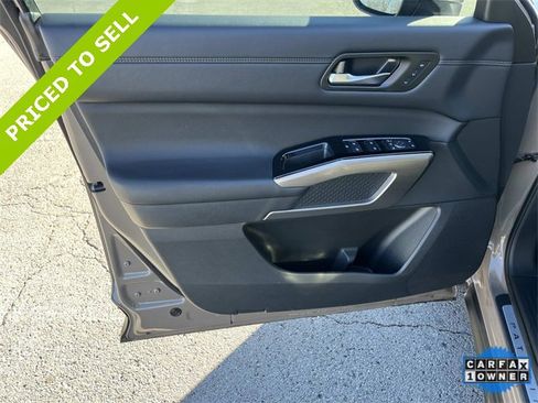 Used 2024 Nissan Pathfinder Platinum image 24