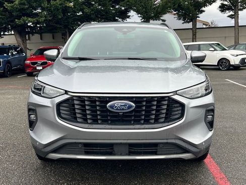 Used 2024 Ford Escape Platinum image 4