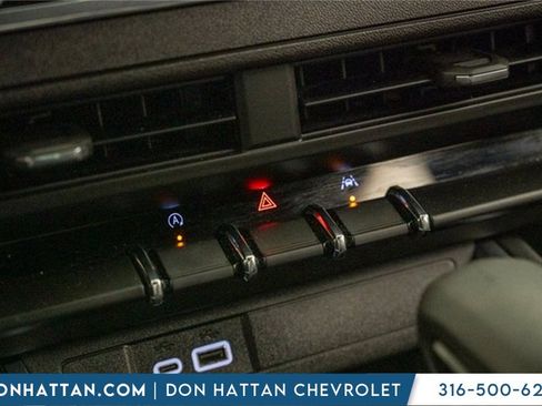 Used 2024 Chevrolet Colorado Trail Boss w/ LPO, Dark Essentials Package image 11