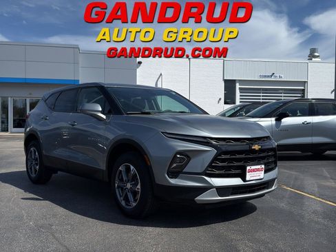 Used 2025 Chevrolet Blazer LT AWD/4WD image 1