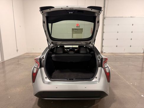 Used 2017 Toyota Prius Four w/ Premium Convenience Package image 9