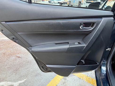 Used 2018 Toyota Corolla SE image 17