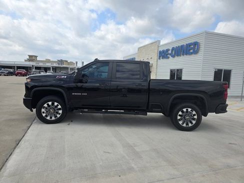 Used 2024 Chevrolet Silverado 2500 Custom w/ Custom Value Package AWD/4WD image 6