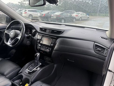 Used 2018 Nissan Rogue SL w/ Premium Package AWD/4WD image 40