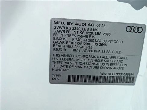 New 2025 Audi Q3 2.0T Premium image 21