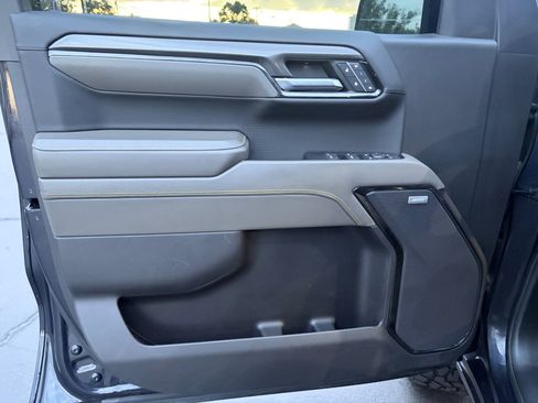 Used 2023 Chevrolet Silverado 1500 ZR2 w/ Technology Package AWD/4WD image 9