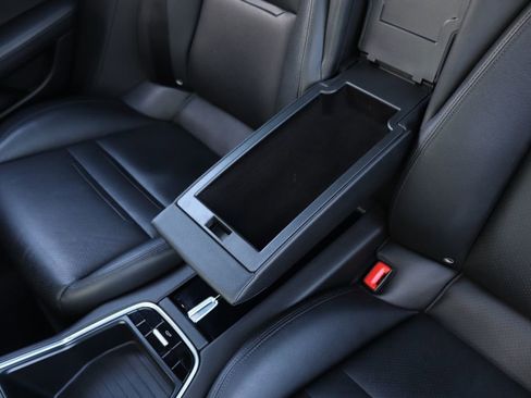 Used 2019 Porsche Panamera 4 image 64