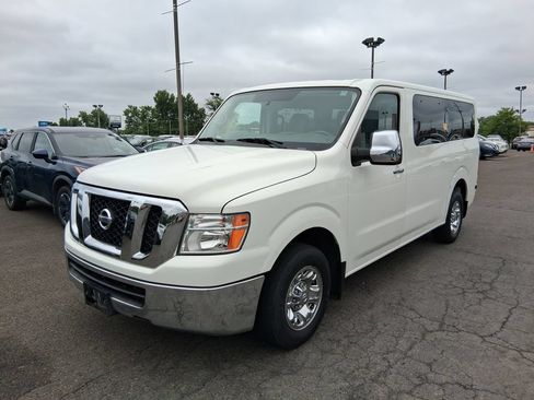 Used 2019 Nissan NV 3500 SV w/ Navigation Package RWD image 2