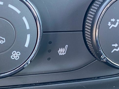 New 2026 Chevrolet Trax RS w/ Sunroof Package FWD image 17