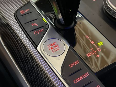 Used 2019 BMW 330i Sedan w/ M Sport Package RWD image 40