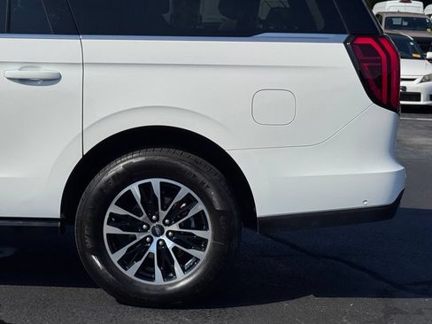 Used 2025 Ford Expedition Max Platinum AWD/4WD image 46
