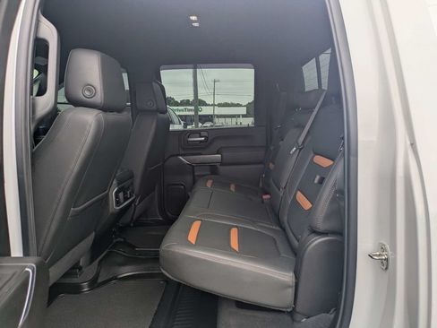 Used 2022 GMC Sierra 2500 AT4 w/ AT4 Preferred Package AWD/4WD image 13