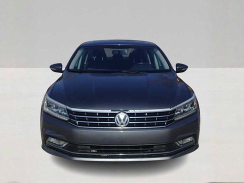Used 2017 Volkswagen Passat 1.8T SE w/ SE Lighting Package image 2