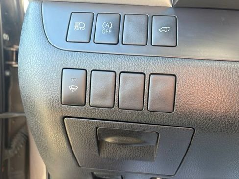 Used 2019 Toyota Highlander XLE AWD/4WD image 24