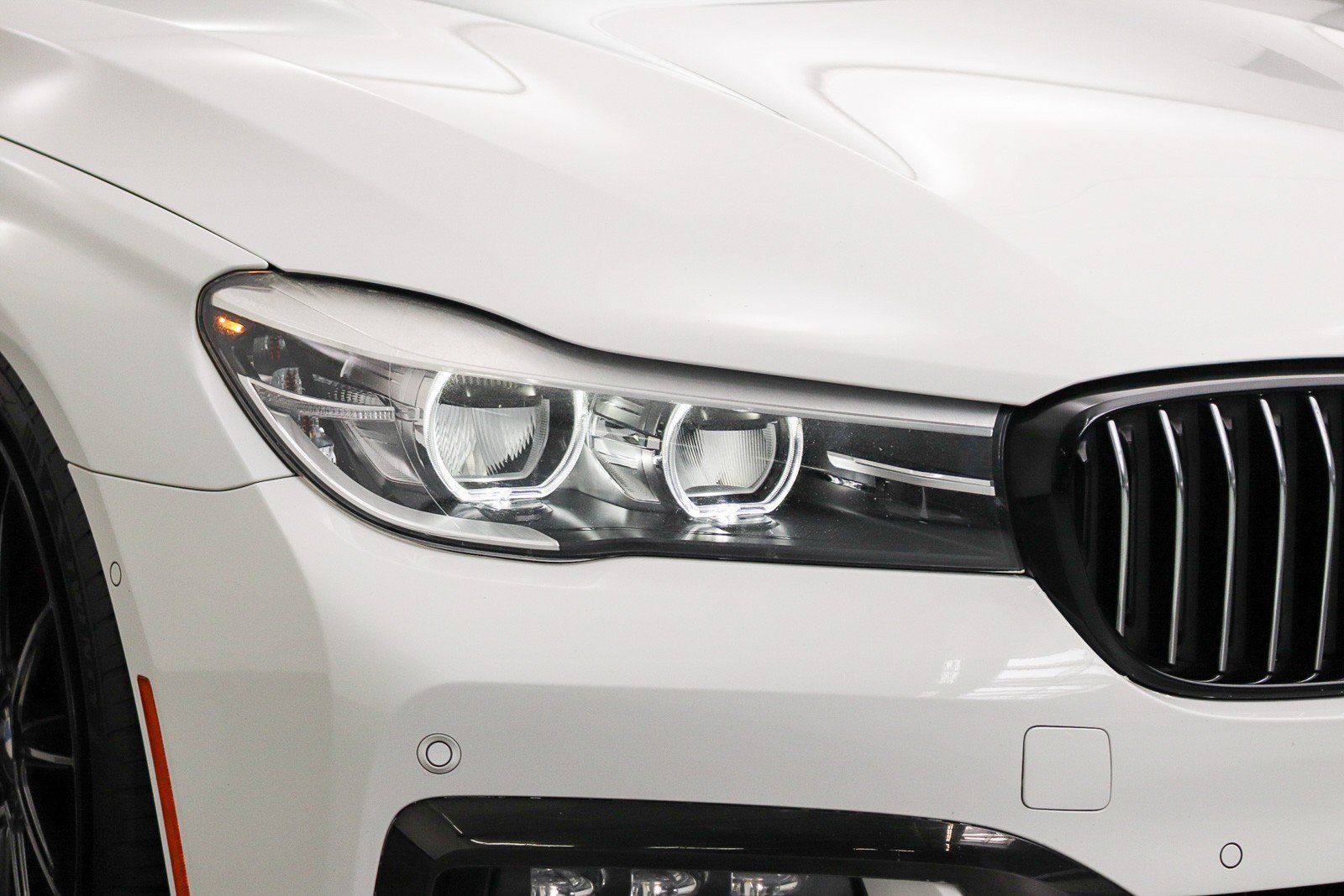 Used 2017 BMW 740i RWD image 9