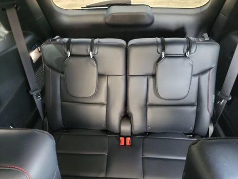 Used 2025 Ford Explorer ST RWD image 9