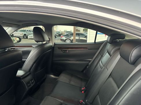 Used 2013 Lexus ES 350 w/ Luxury Pkg FWD image 12