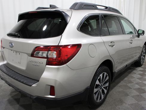 Used 2017 Subaru Outback 3.6R Limited AWD/4WD image 33