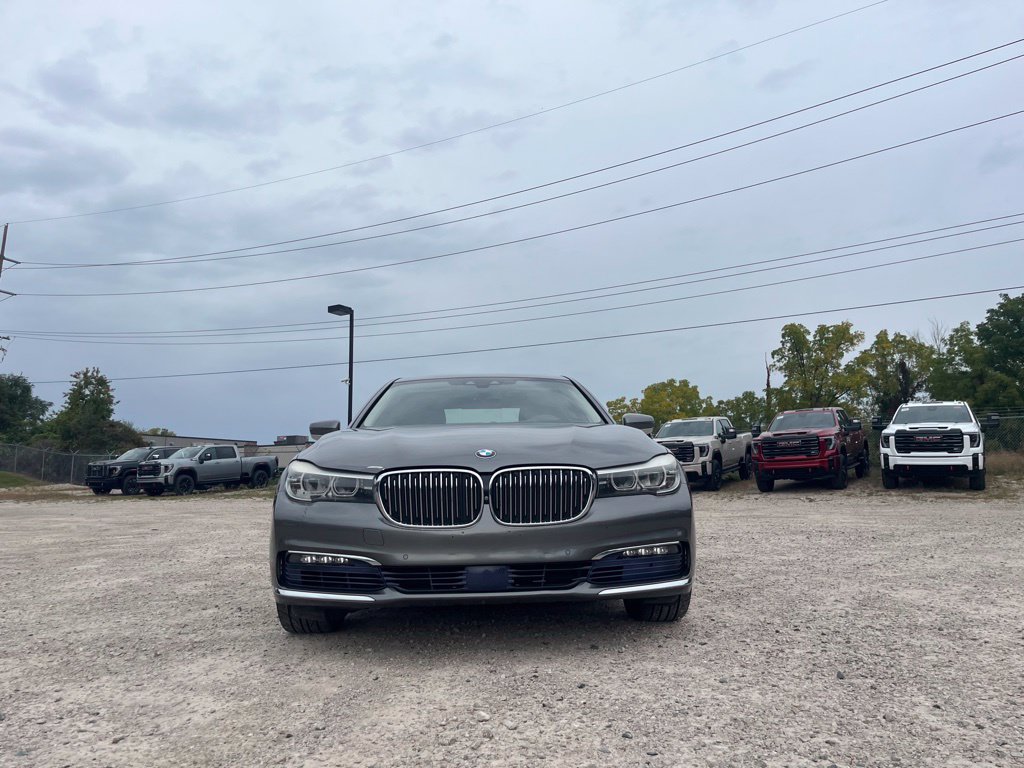 Used 2016 BMW 740i RWD image 4