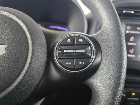 Used 2025 Kia Soul LX FWD image 23