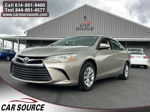 Used 2016 Toyota Camry LE FWD image 1