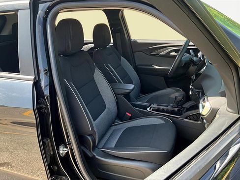 Used 2023 Chevrolet TrailBlazer LT w/ Convenience Package image 7
