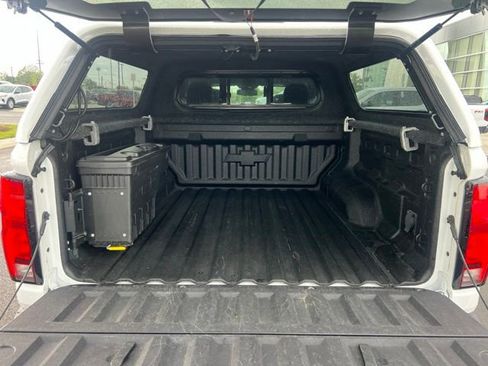 Used 2023 Chevrolet Colorado Z71 w/ Z71 Convenience Package 2 AWD/4WD image 14