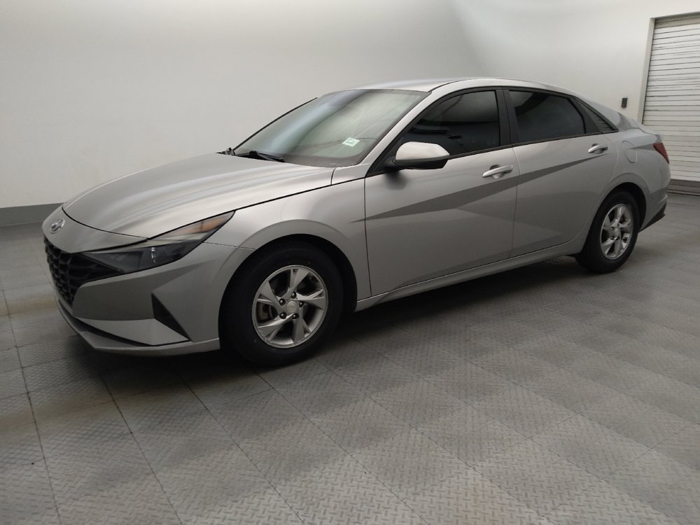 Used 2021 Hyundai Elantra SE FWD image 2