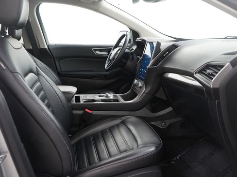 Used 2024 Ford Edge SEL image 12