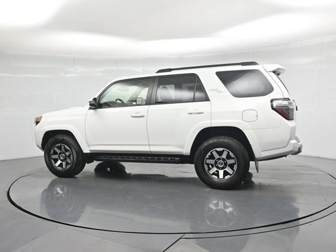 Used 2022 Toyota 4Runner TRD Off-Road Premium AWD/4WD image 7