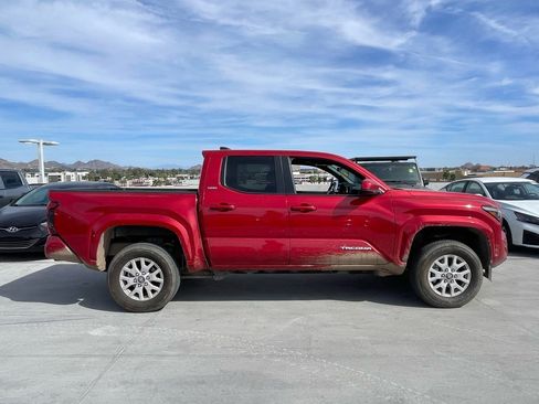 Used 2025 Toyota Tacoma SR5 image 3