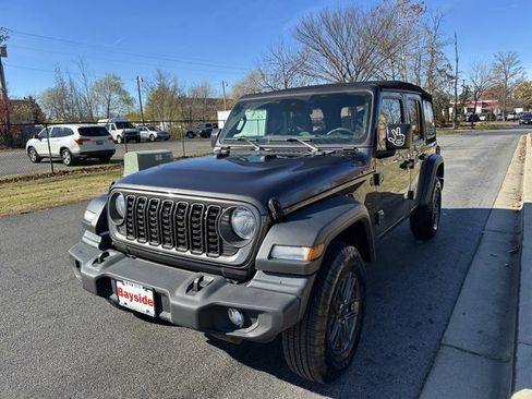Used 2024 Jeep Wrangler Sport S image 6