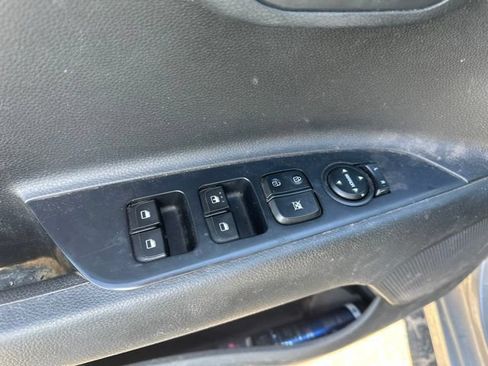 Used 2023 Kia Rio S FWD image 3