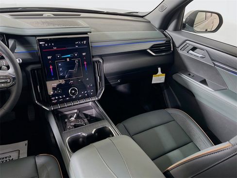 New 2026 GMC Acadia AT4 w/ Luxury Package image 19