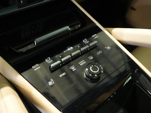 Certified 2025 Porsche Cayenne S AWD/4WD image 23