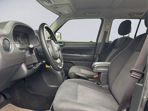 Used 2014 Jeep Patriot Sport w/ Power Value Group image 9