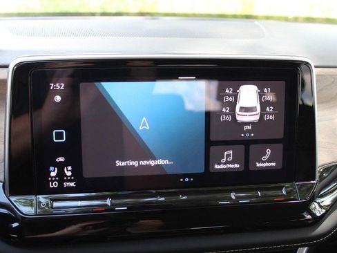 Used 2024 Volkswagen Atlas SE image 38