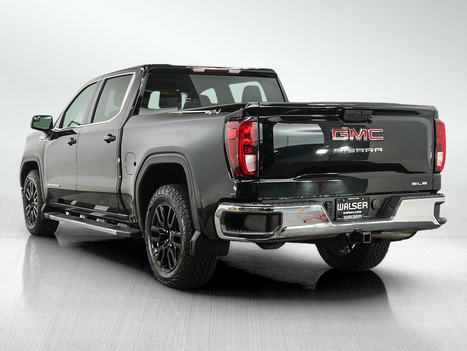 Used 2019 GMC Sierra 1500 SLE w/ SLE Value Package AWD/4WD image 3