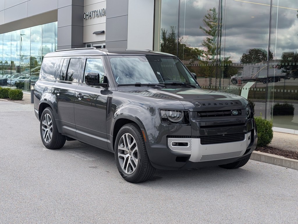Used 2025 Land Rover Defender 130 S AWD/4WD image 9