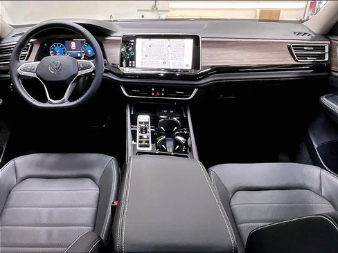 New 2026 Volkswagen Atlas SEL image 7