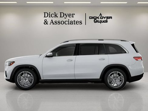 Used 2025 Mercedes-Benz GLS 450 4MATIC image 24