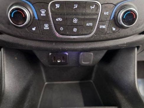 Used 2019 Chevrolet Traverse LT FWD image 26