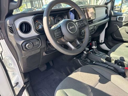 Used 2024 Jeep Wrangler Sport S image 17