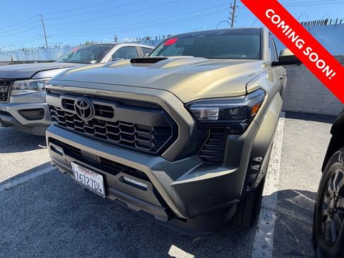 Certified 2025 Toyota Tacoma TRD Sport w/ TRD Sport Premium Package AWD/4WD image 2