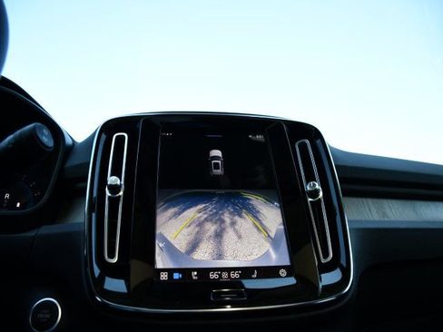 Used 2023 Volvo XC40 B5 Plus w/ Driver Assist Package AWD/4WD image 14