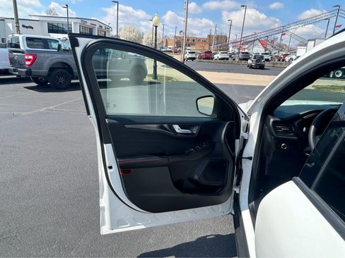 Used 2024 Ford Escape ST-Line image 16