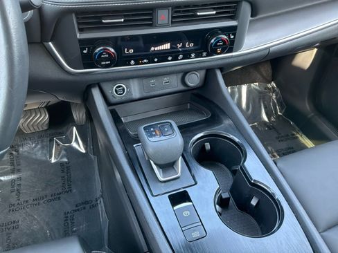 Used 2023 Nissan Rogue SV w/ SV Premium B Package FWD image 16